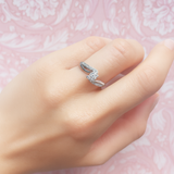 Anello solitario con gambo in diamanti