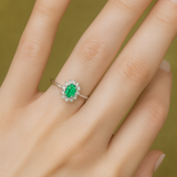 Anello Kate in oro bianco con smeraldo